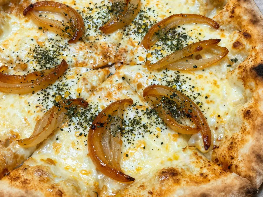 Fugazzeta de Pizzería El Colonial, Bragado